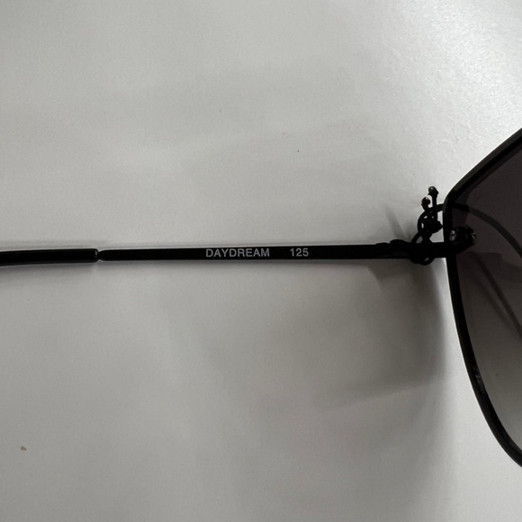 Quay DAYDREAM blk/smk Sunglasses NWT - Picture 5 of 8